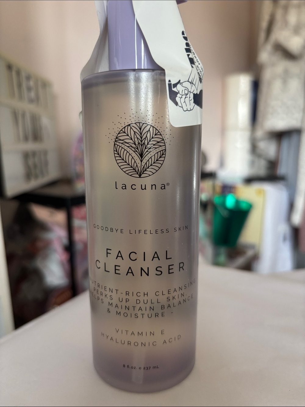 Lacuna Facial Cleanser with Vitamin E & Hyaluronic Acid